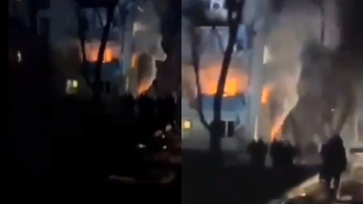 Εισβολή στην Ουκρανία: Πύραυλος έπληξε πολυκατοικία στο Τσερνίχιβ (video)