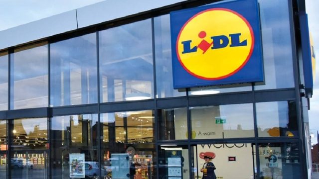 “Η Lidl Ελλάς θα συνεχίζει να…”: Έκτακτη ανακοίνωση από την αλυσίδα για το περιστατικό με την γιαγιά!
