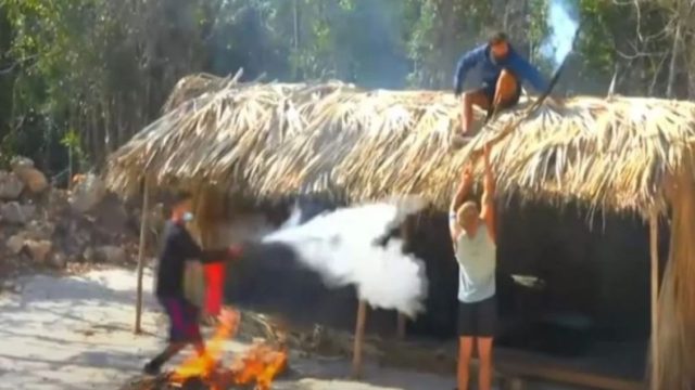 Θρίλερ στο Survivor: Τυλίχθηκε στις φλόγες η καλύβα των Μαχητών! Έτρεχαν να σωθούν