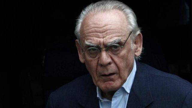 «Βόμβα» στην διαθήκη Άκη Τσοχατζόπουλου: Γιατί αποκληρώνει πολύ στενούς συγγενείς του; Νέες αποκαλύψεις στο μυστήριο