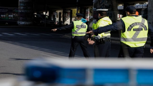 Έκλεισαν παλαιά εθνική οδός Αθηνών – Κορίνθου και περιφερειακή Αιγάλεω στον Ασπρόπυργο – Ποιος είναι ο λόγος