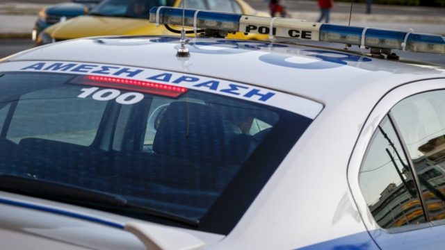 Συναγερμός στην Πέτρου Ράλλη: Πεζός παρασύρθηκε από όχημα – Διακοπή της κυκλοφορίας