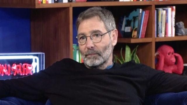 «Δεν έχουμε πάρει διαζύγιο…» – Η αποκάλυψη του Θοδωρή Αθερίδη για την πρώην σύζυγό του