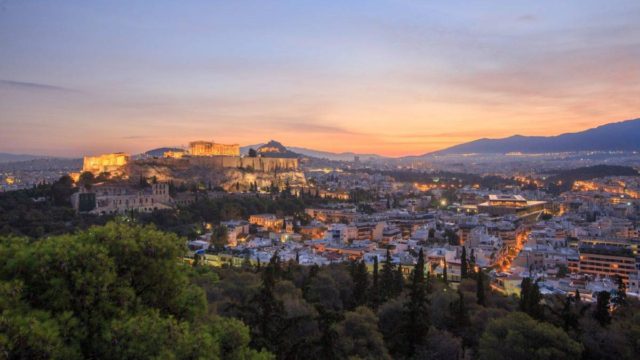 Η φωτογραφία της ημέρας: Όπως ξημερώνει στην Αθήνα…