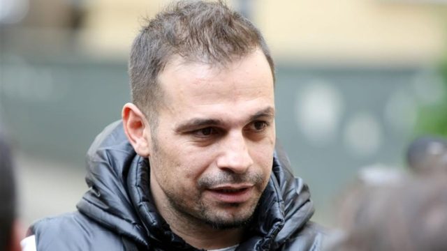 «Καρμπόν» με τον Ντέμη Νικολαΐδη: Αυτή είναι η άγνωστη αδελφή του!