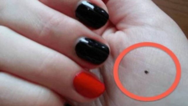 Ανέβασε αυτή τη φωτογραφία στο internet και μετά από λίγο η Αστυνομία της χτύπησε την πόρτα!
