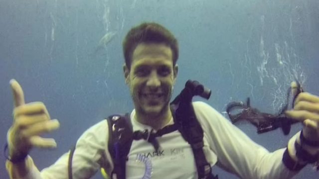 Αυτός είναι ο 35χρονος που κατασπάραξε ο λευκός καρχαρίας – Η σοκαριστική στιγμή που τον κόβει στα δύο (photos-video)