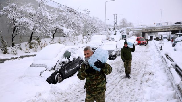 Αττική Οδός: Η κοροϊδία με την αποζημίωση – Πού αρνείται η εταιρεία να δώσει τα 2.000 ευρώ (Video)