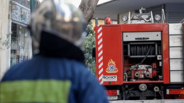Φωτιά σε ΕΠΑΛ στο Αιγάλεω
