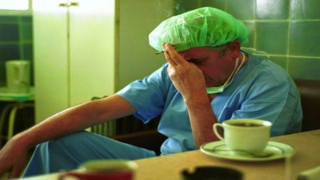 Αυτή η φωτογραφία συγκλόνισε ολόκληρο τον πλανήτη – Ένας ήρωας με μεγάλη καρδιά