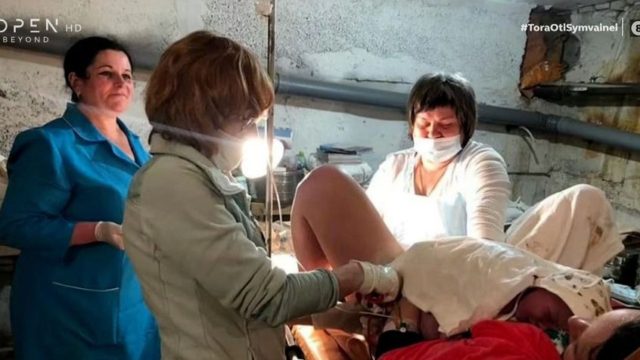 Ρωσική εισβολή στην Ουκρανία: Το θαύμα της ζωής στα συντρίμια του πολέμου – Κοριτσάκι γεννήθηκε σε καταφύγιο του Κιέβου (photo)
