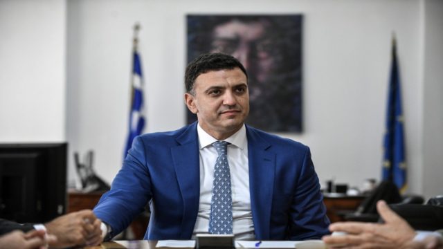“Καλπάζει” ο τουρισμός – Βασίλης Κικίλιας: Ρεκόρ αφίξεων κρουαζιερόπλοιων το 2022 – Στα ύψη οι προκρατήσεις