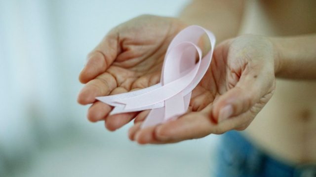 Σαν σήμερα καθιερώθηκε η Παγκόσμια Ημέρα κατά του καρκίνου – 10 συμπτώματα που δεν πρέπει να αγνοείτε