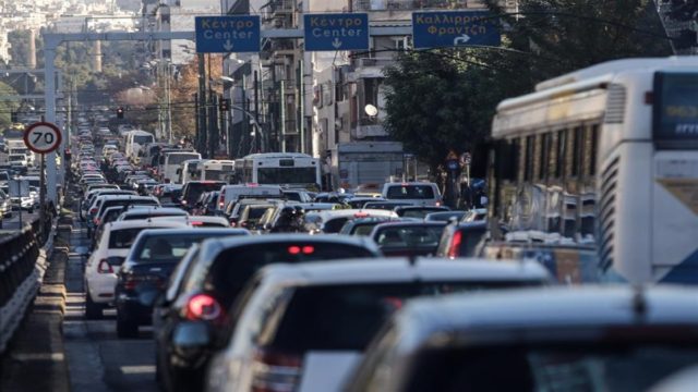 Κυκλοφοριακό κομφούζιο: «Πνίγεται» η Αττική – «Έμφραγμα» σε Κηφισό, Κηφισίας και Μεσογείων (photo)