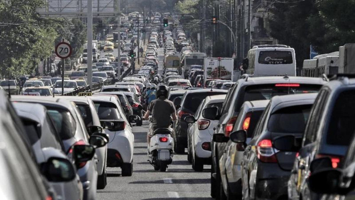 Κυκλοφοριακό κομφούζιο: Μεγάλο μποτιλιάρισμα στον Κηφισό – Ποιοι άλλοι δρόμοι είναι απροσπέλαστοι (photo)