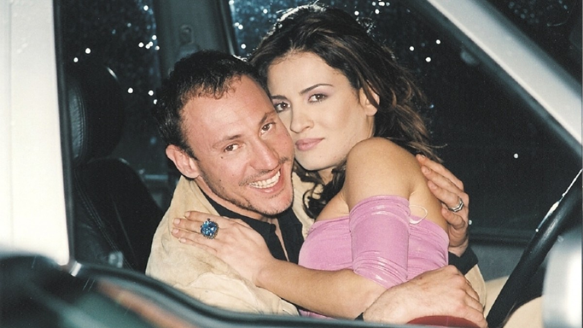 Θυμάστε τον «κύριο Μάνο» από τη σειρά «Κάτι τρέχει με τους δίπλα»; Δείτε πώς είναι σήμερα ο Κλέων Γρηγοριάδης