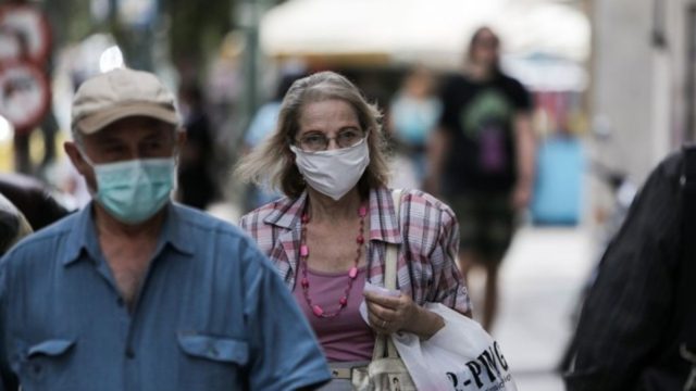 Long COVID: Πόσο πιθανό είναι να εμφανιστεί αφού νοσήσετε με την Όμικρον;