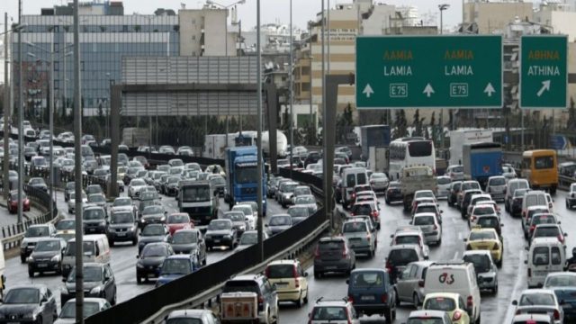 Απίστευτη μεσημεριανή ταλαιπωρία: «Σημειωτόν» τα αμάξια σε Κηφισό και Κηφισίας – Ο χάρτης με την κίνηση στους αθηναϊκούς δρόμους