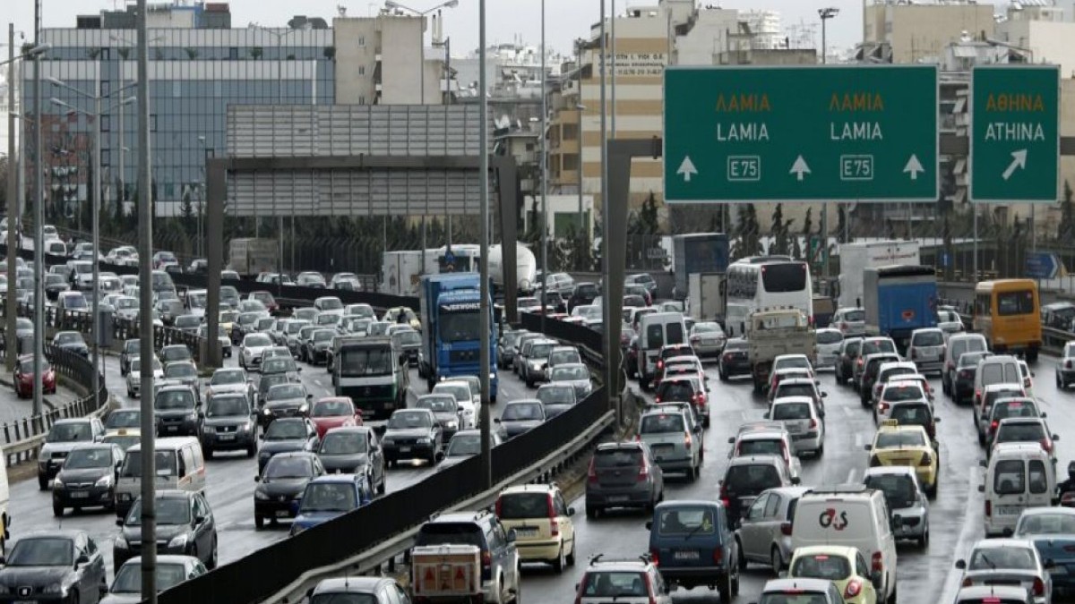 Απίστευτη μεσημεριανή ταλαιπωρία: «Σημειωτόν» τα αμάξια σε Κηφισό και Κηφισίας – Ο χάρτης με την κίνηση στους αθηναϊκούς δρόμους