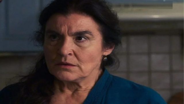 Η Γη της Ελιάς: Η Μαργαρίτα απειλεί τον Θεοδόση