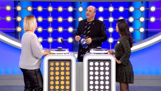 Άφωνος ο Σεφερλής με την ατάκα παίκτριας για το σεξ – «Παρθένα το 2022;» (ΒΙΝΤΕΟ)