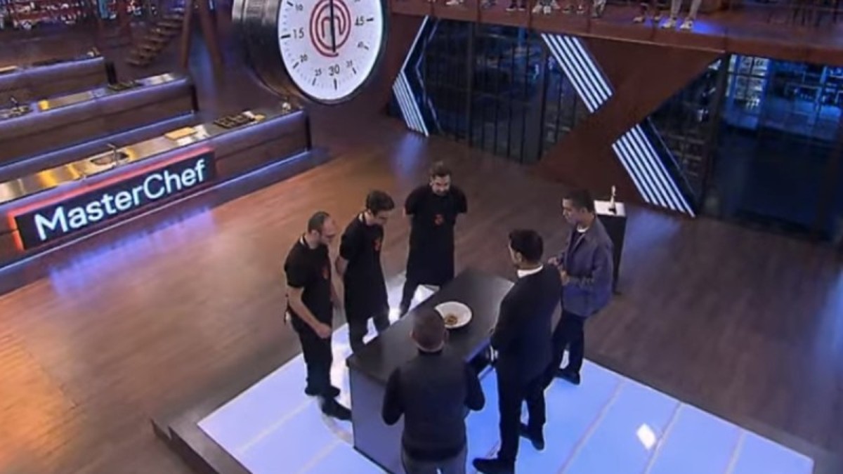 MasterChef 6: Το… κουλό περιστατικό με τον μονόκερο – ”Σκάλωσε” ο Κουτσόπουλος! (video)