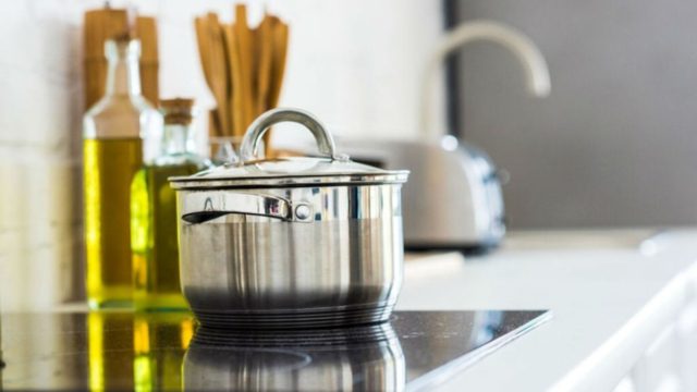 Αυτός είναι ο λόγος που δεν πρέπει ποτέ να αφήνεις το ελαιόλαδο πάνω στον πάγκο της κουζίνας!
