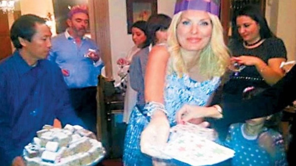 Ούρλιαζε ο υπηρέτης της Ελένης Μενεγάκη και τον άκουσαν όλα τα Μελίσσια – Ο τρικούβερτος καβγάς και οι διάλογοι φωτιά!