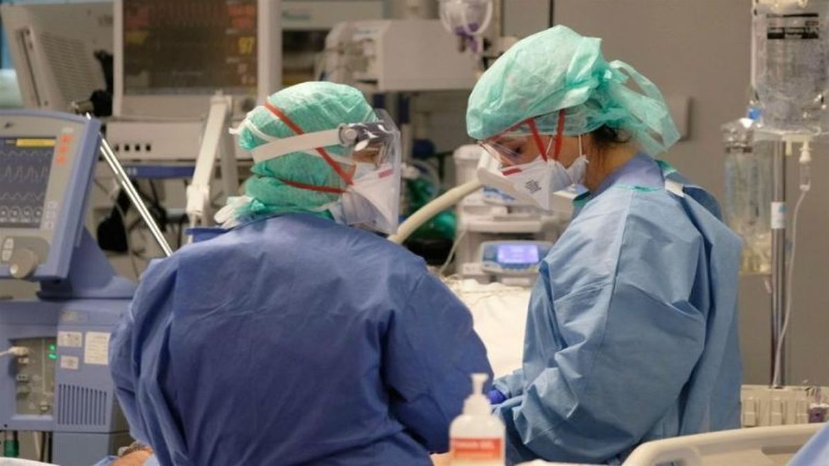 Κορωνοϊός: Στα 17.662 τα νέα κρούσματα – 106 θάνατοι – 568 οι διασωληνωμένοι