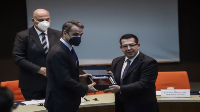 Δικαιοσύνη – Μετακομίζει η Ευελπίδων: Η ομιλία Μητσοτάκη, το νέο κτίριο των 40.000 τμ και τα 250 εκατ. ευρώ από το Ταμείο Ανάκαμψης (video)