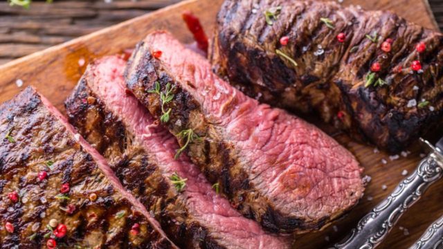 Rib eye: Όλα όσα χρειάζεται να ξέρεις για το διάσημο κρέας