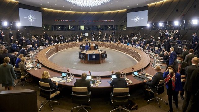 Πόλεμος στην Ουκρανία: Αυτές είναι οι χώρες που στέλνουν όπλα και βοήθεια – Η ανακοίνωση του ΝΑΤΟ (video)