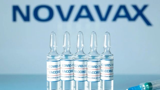 Κορωνοϊός: Τα εμβόλια που φέρνει η Novavax στην Ελλάδα – Πώς μπορούν να βοηθήσουν στη μείωση των ανεμβολίαστων