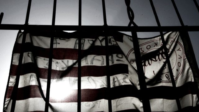 Η φωτογραφία της ημέρας: Ετήσιο μνημόσυνο για την τραγωδία της Θύρας 7…