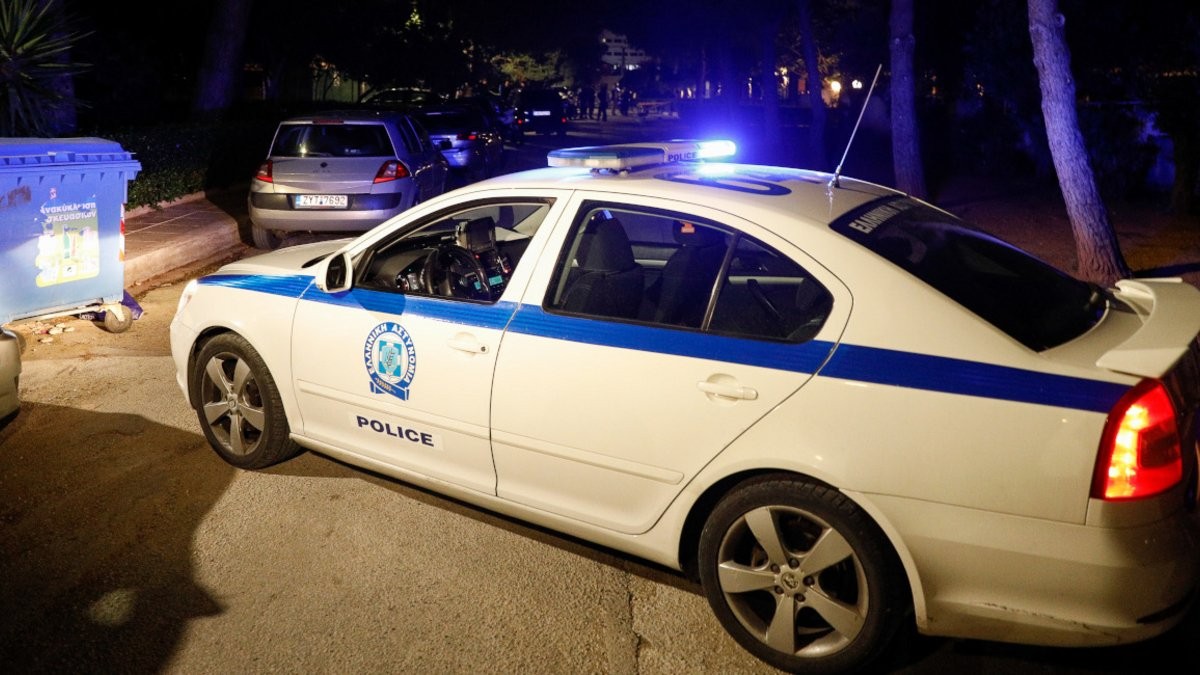 «Εσύ είσαι το σκουλήκι που σηκώνει τη φανέλα και φιλά το σήμα;» – Χούλιγκανς ξυλοκόπησαν 17χρονο παίκτη του Άρη (Video)