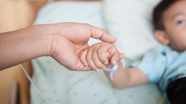 Σύνδρομο MIS-C: Επίσημα ένας θάνατος παιδιού στην Ελλάδα – Ερευνάται και δεύτερος (video)