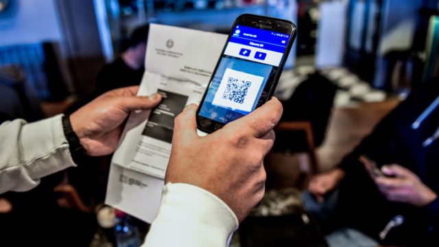 Κορωνοϊός  – Πιστοποιητικό νόσησης εμβολιασμένου και ανεμβολίαστου: Πόσο διαρκεί, πώς βγαίνει (video)