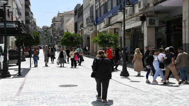 Στα όρια του «κραχ» τα φτωχότερα νοικοκυριά: Τι ανάσα φέρνει το έκτακτο επίδομα