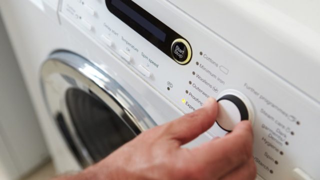 Πανέξυπνο: Κάντε το πλυντήριο σας να λάμπει και να μυρίζει υπέροχα με αυτό το κόλπο