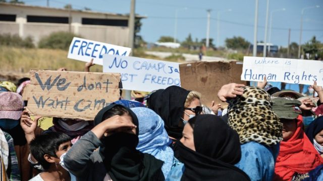 Γερμανικό “DER SPIEGEL”: Πρόσφυγες καταγγέλουν Έλληνες συνοριοφύλακες για βασανιστήρια!