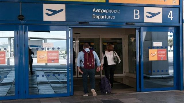Ρωσική εισβολή στην Ουκρανία: Η Ελλάδα κλείνει τον εναέριο χώρο της για τη Ρωσία