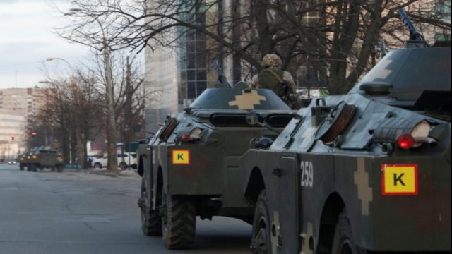 Ρωσική εισβολή στην Ουκρανία: Αυστηρή απαγόρευση κυκλοφορίας στο Κίεβο! «Όποιος εντοπίζεται στους δρόμους από τις 17:00 έως τις 08:00 θα αντιμετωπίζεται ως εχθρός!»