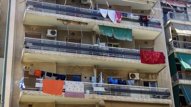 Το σούπερ tip για να στεγνώνετε γρήγορα τα ρούχα σας τις βροχερές μέρες!
