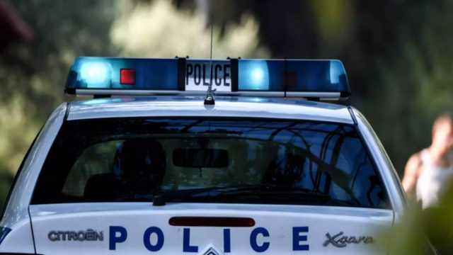 Πρέβεζα: Τον γρονθοκόπησαν γιατί φορούσε μπουφάν αντίπαλης ομάδας – Δύο συλλήψεις