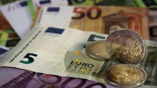Συντάξεις και επιδόματα Μαρτίου: Νωρίτερα η πληρωμή – Αναλυτικά οι ημερομηνίες