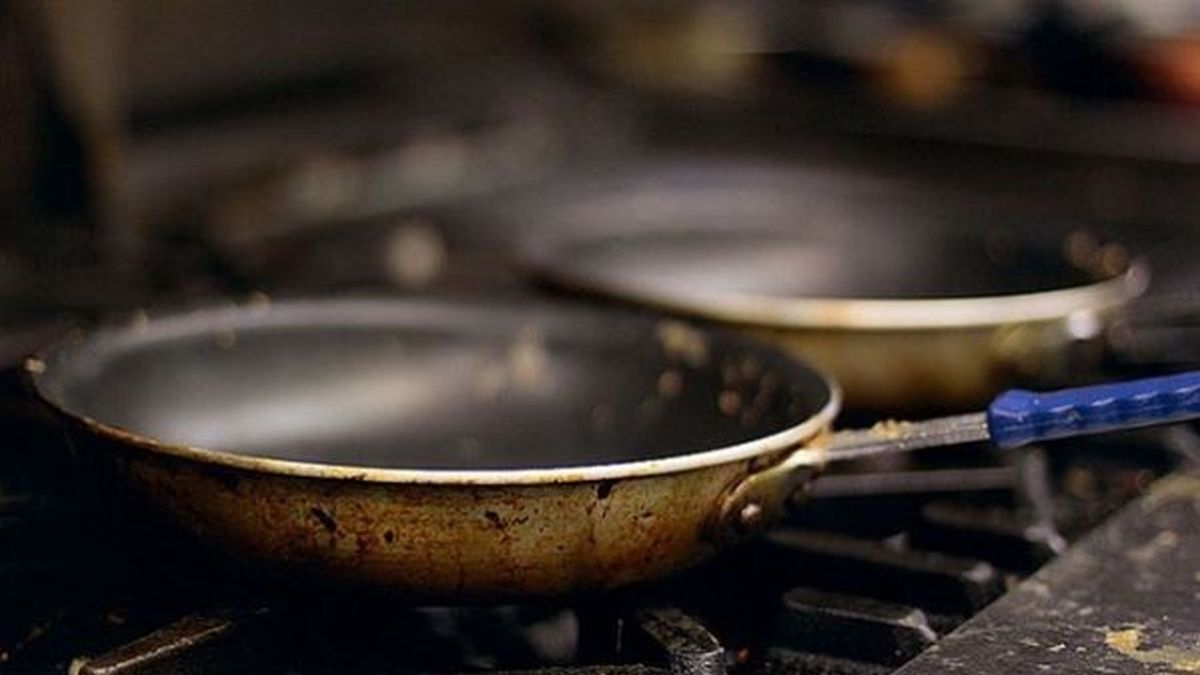 Σκουριά στα κουζινικά σκεύη; Διώξτε την μια και καλή με 2 μόνο υλικά