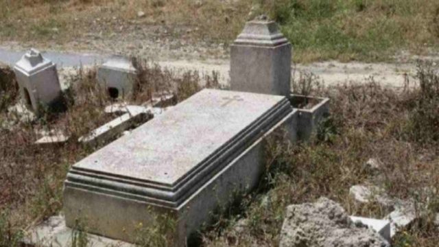 Εικόνες ντροπής: Είναι ο τάφος πασίγνωστου Έλληνα που θυμίζει… χωράφι