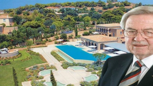 Το παλάτι ενός έκπτωτου Βασιλιά! – Εντυπωσιακή βίλα του τέως Βασιλιά Κωνσταντίνου στο Πόρτο Χέλι! (Photo)