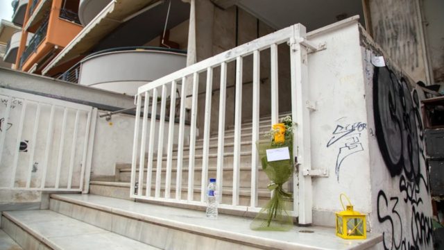 Δολοφονία στη Θεσσαλονίκη: Βρέθηκε το φονικό δρεπάνι της επίθεσης στον 19χρονο – Πού εντοπίστηκε (video)