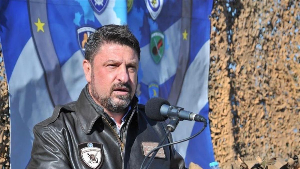 Η σπαρακτική αγκαλιά του Χαρδαλιά στον Ουκρανό στρατιωτικό (φωτο)